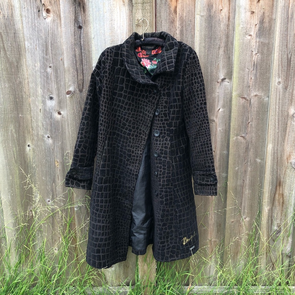 Rare Desigual trench coat